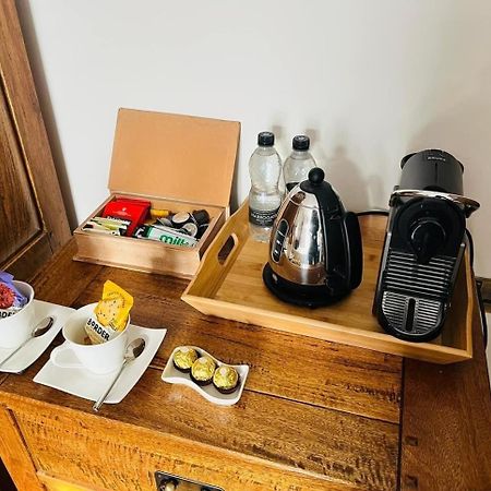 Abbotsleigh Of Whitby Bed & Breakfast Bagian luar foto