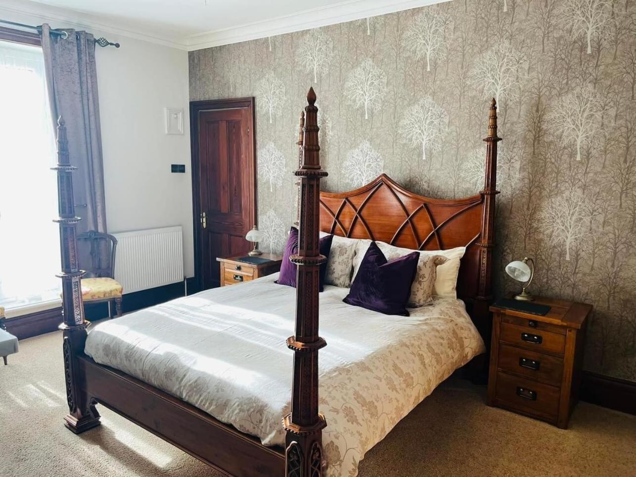 Abbotsleigh Of Whitby Bed & Breakfast Bagian luar foto